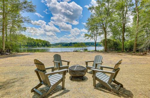 Lake Ariel House | Boat, Fish and Unwind Waterfront Gem in Pocono Mtns