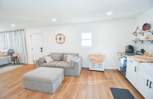 Walnut Creek Apartment | Boho Studio Downtown Amish Country + Scenic Views