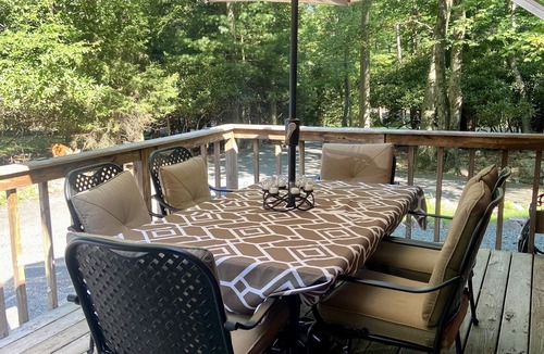 Lake Harmony Estates Cabin | Book for Fall and Winter! Great rates! Family and dog friendly!