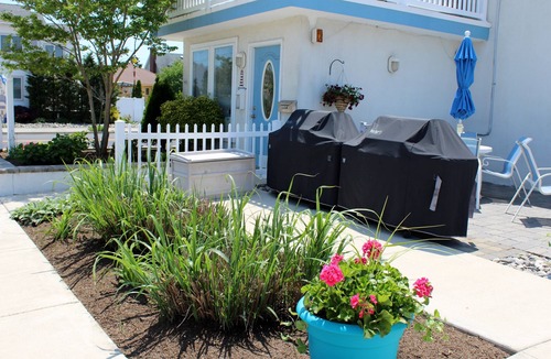 Wildwood Crest Condo | Book Your Fall Get Away in Beautiful Wildwood Crest Condo 2 Blocks to the Beach