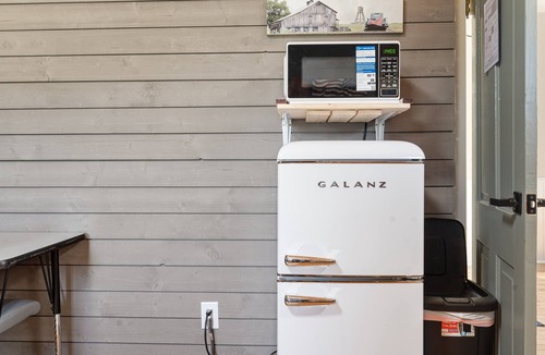 Tellico Plains Hotel | Boutique Hotel Centrally Located in Tellico Plains, The Cole Room 4C