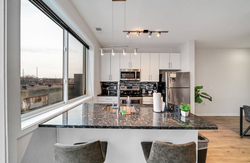 Brewerytown Apartment | Brewerytown Condo I Free Parking I Pool I Gym
