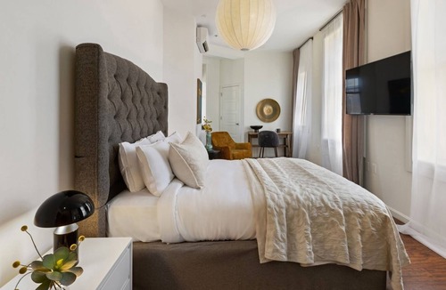 Downtown Baltimore Hotel | Brexton Hotel | Bright Open Studio