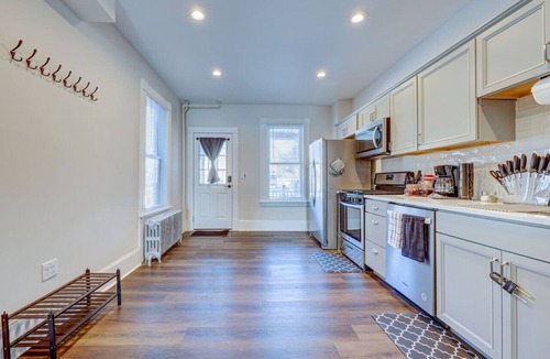 Stroudsburg Apartment | BrickStone Supreme Lodge -near Main St-B