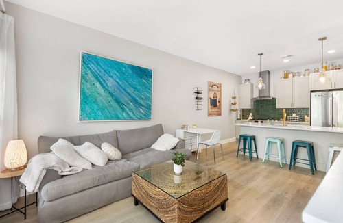 Dublin Condo | Bridge Park ~ Dublin 1BR/1BA Wonderfully Decorated