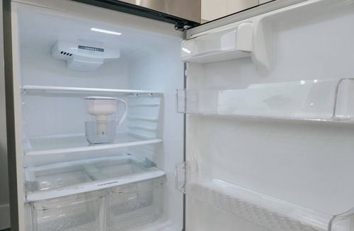 Center City Apartment | Bridge View/2 King Beds/75"TV/Rain Shower