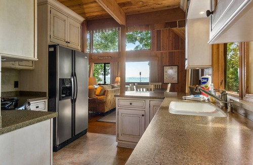 Smithville Cabin | Bridge View Center Hill Lake