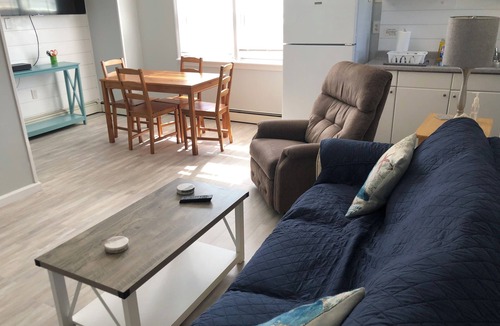 Brigantine Condo | BRIGANTINE TOP LOCATION & NEAR BEACH, EATERIES, CASINOS! 12 NOON CHKOUT. DOGS OK