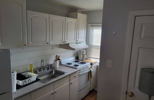 Brigantine Condo | BRIGANTINE TOP LOCATION & NEAR BEACH, EATERIES, CASINOS! 12 NOON CHKOUT. DOGS OK