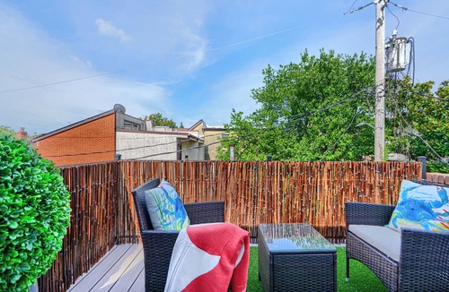 Federal Hill House | Bright & Beautiful 4BR Home + Parking, Walk to Harbor & Stadiums