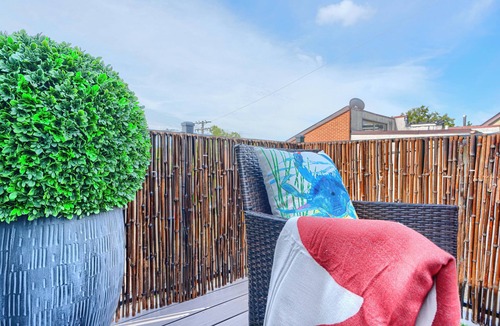Federal Hill House | Bright & Beautiful 4BR Home + Parking, Walk to Harbor & Stadiums