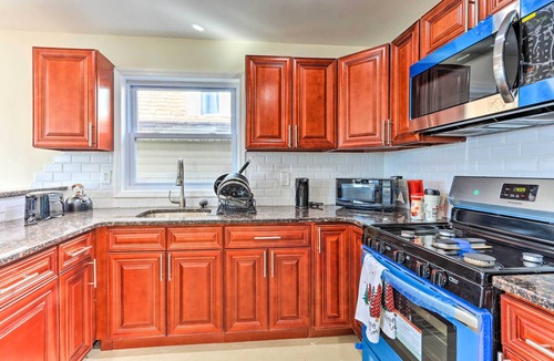 Irvington House | Bright Irvington Home ~ 2 Mi to Prudential Center!