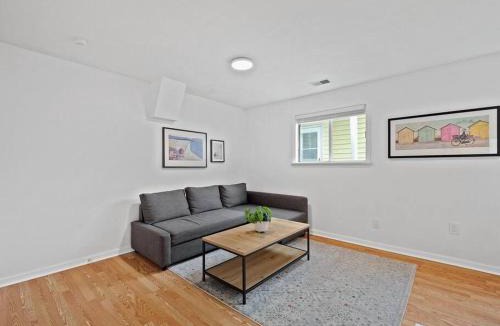 Pittsburgh Apartment | Bright, Quiet and Modern 1Bdr Apartment in Millvale, Lawrenceville
