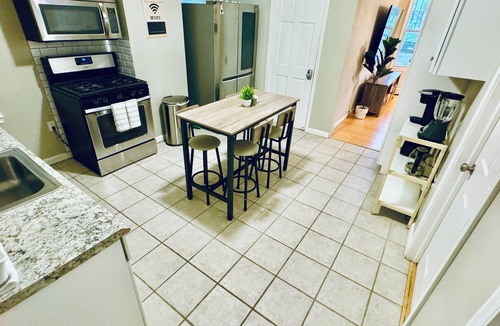 Haledon House | Bright, Stylish & Cozy 5Bed Home w/Backyard & Grill