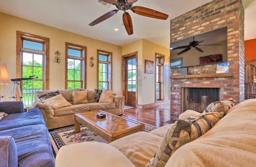 Waveland House | Bright Waveland Home - Walk to Beach Access!