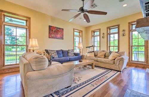 Waveland House | Bright Waveland Home - Walk to Beach Access!