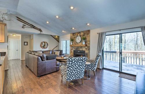 Chestnut Springs House | Bright Wintergreen Resort Home Deck and Grill!