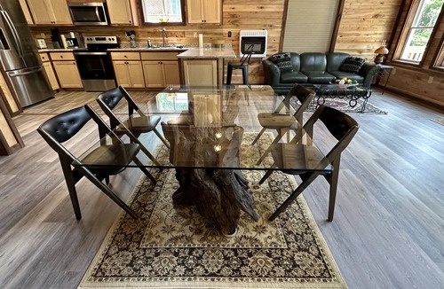 Keslers Cross Lanes Cabin | Buckingham cabin#2 @ the Lake minutes from New River Gorge National Park Hot tub