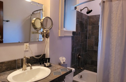 Downtown Buffalo Bed & Breakfast | Buffalo Harmony House