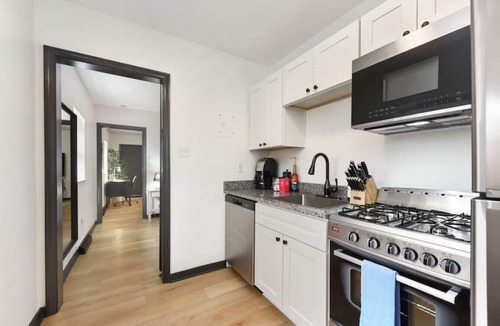Lower Lawrenceville Apartment | Butler St Cozy Retreat, Walk to Breweries & Shops
