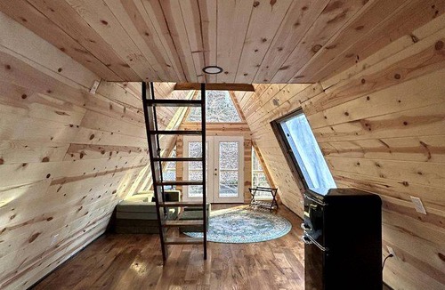 Stanton Cabin | Cabin ∙ 1 bedroom ∙ 2 guests