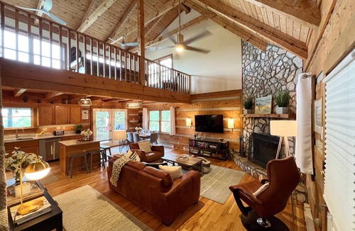 Seven Devils Cabin | Cabin ∙ 3 bedrooms ∙ 10 guests