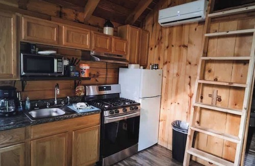Columbia Cabin | Cabin 5 | Sleeps 8 | Private Deck | Private Cabin
