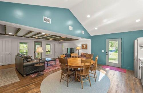 Maurertown House | Cabin on 17 acres by National Forest