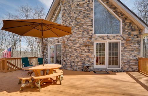 Mercersburg Cabin | Cabin w/ Fireplace - 1 Mi to Whitetail Ski Resort!