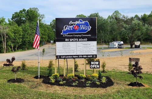 Jamestown RV Rental | Camper on campsite