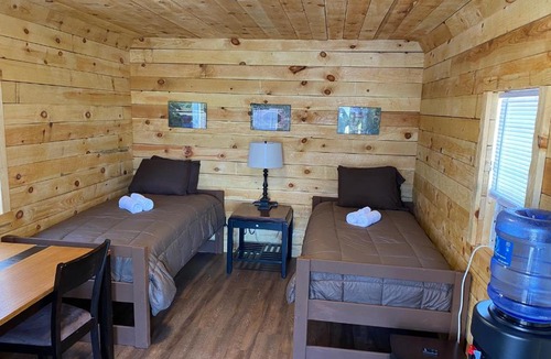 Paw Paw Ski Chalet | Canal Cabins