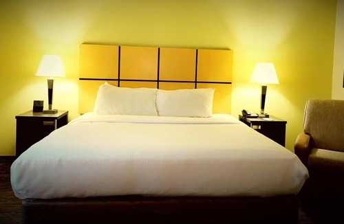 Pricedale Hotel | Candlewood Suites Belle Vernon by IHG