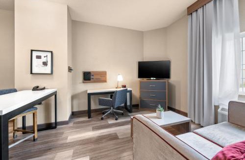 Bordentown Hotel | Candlewood Suites Bordentown-Trenton by IHG