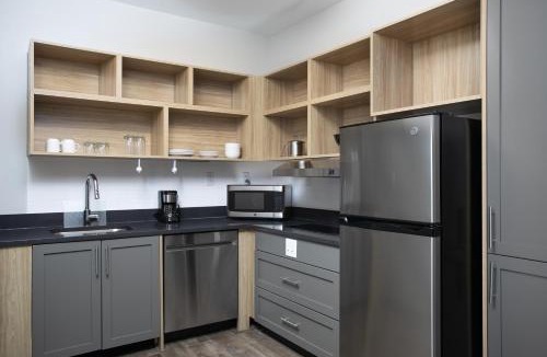Twin Brook Hotel | Candlewood Suites Chattanooga Hamilton Place by IHG