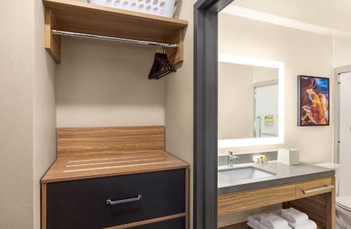 Pittston Hotel | Candlewood Suites Pittston by IHG