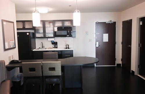 Austintown Hotel | Candlewood Suites Youngstown W I-80 Niles Area by IHG
