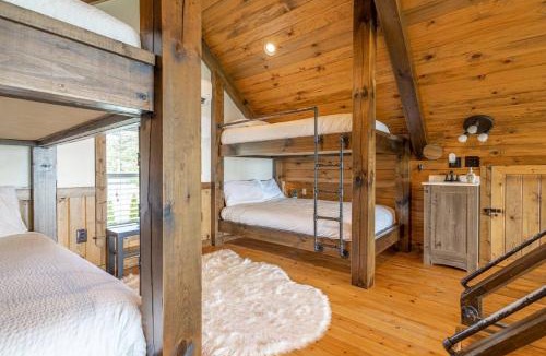 Jasper House | Canyon View Treehouse- Relaxing Getaway in Jasper with an Amazing View
