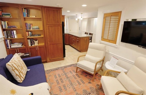 H Street Corridor Apartment | Capitol Hill Delight With Patio