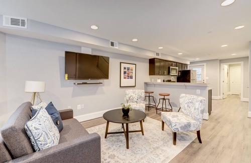 Stanton Park House | Capitol Hill/US Senate/US Capitol. One Bdrm Apt