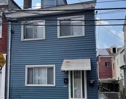 South Side Flats Apartment | Carey Way Quarters - The Speakeasy