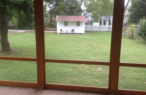 St. Michaels Cottage | Carpenter St. Cottage In the Heart of St Michaels Village - Large Screened Porch