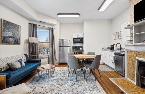 Hough Apartment | Carriage Manor - Sun Soaked 1BR - Close to CCF