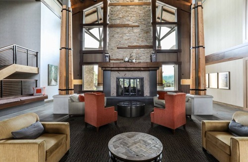 Fairfield Apartment | Carroll Valley Escape | King Room w/Golf Views