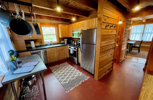 Linden Cabin | Cedarbank Cabin in Virginia Wine Country