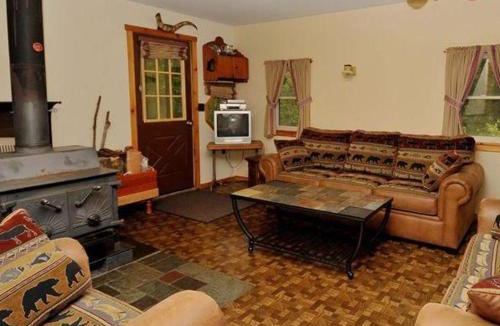 Penfield House | Cedarwood Lodge