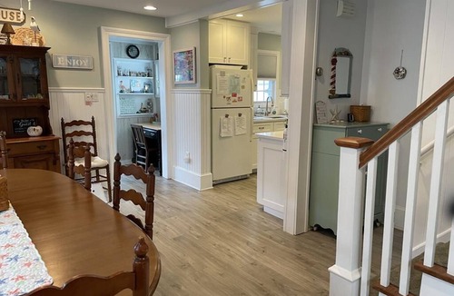 Surf City House | Centrally located cape cod close to the bay and beach in Surf City