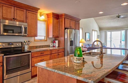 Sea Isle City House | Centrally located just a short walk to the beach!
