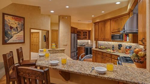 Edwards House | Chalet Aster