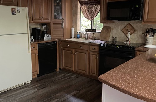 Lake Ariel House | Chalet in the poconos with a Golf Course, lake and beach in a gated community