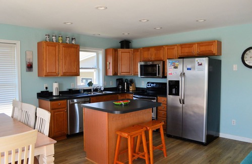 Deep Hole House | Channel Breeze - Water View - Fenced in Backyard NO LINENS OR TOWELS PROVIDED